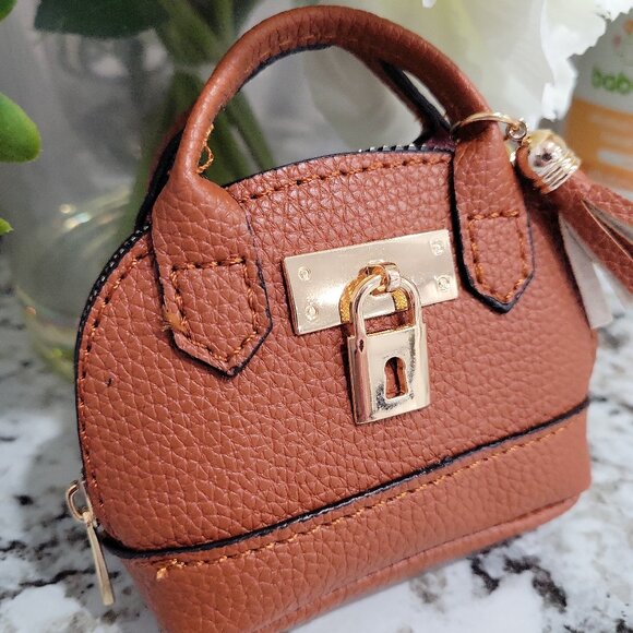 Cute Mini Faux Leather Coin Purse Keychain w/ Zipper for money.lipstick,earpods - Picture 5 of 8